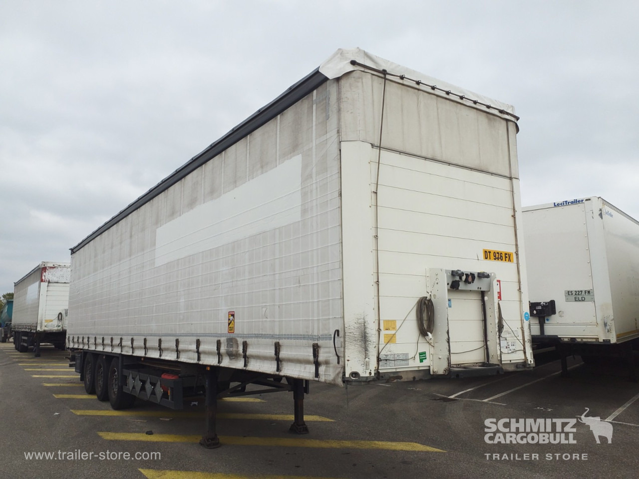 SCHMITZ Curtainsider Standard - Plachtový návěs: obrázek 1 SCHMITZ Curtainsider Standard - Plachtový návěs: obrázek 1