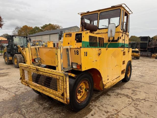 Hamm GRW 15 - Pneumatikový válec: obrázek 1 Hamm GRW 15 - Pneumatikový válec: obrázek 1