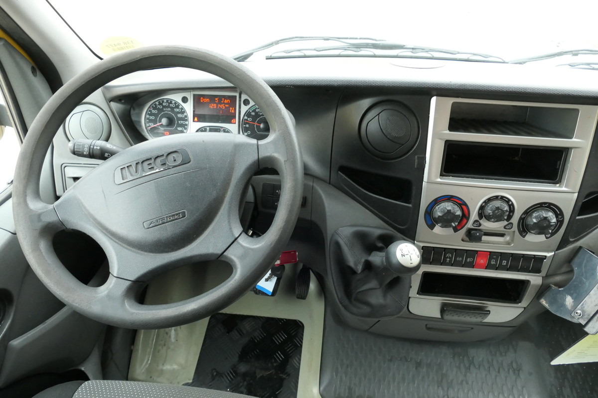 Interior photo 4: Dodávka skřín IVECO Daily 35 S11 C30C AUTOMATIK KAMERA MAXI Regale D
