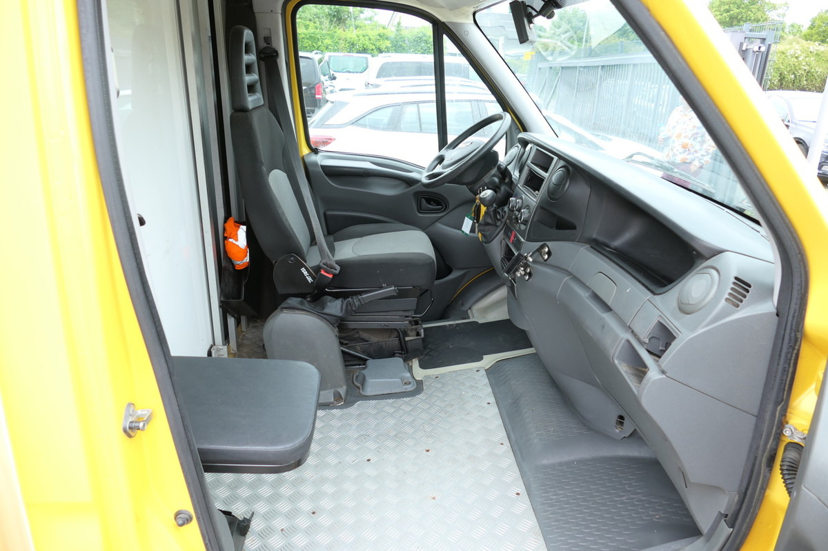 IVECO Daily 35 S11 C30C AUTOMATIK KAMERA Regale LUFT D - Dodávka skřín: obrázek 5 IVECO Daily 35 S11 C30C AUTOMATIK KAMERA Regale LUFT D - Dodávka skřín: obrázek 5