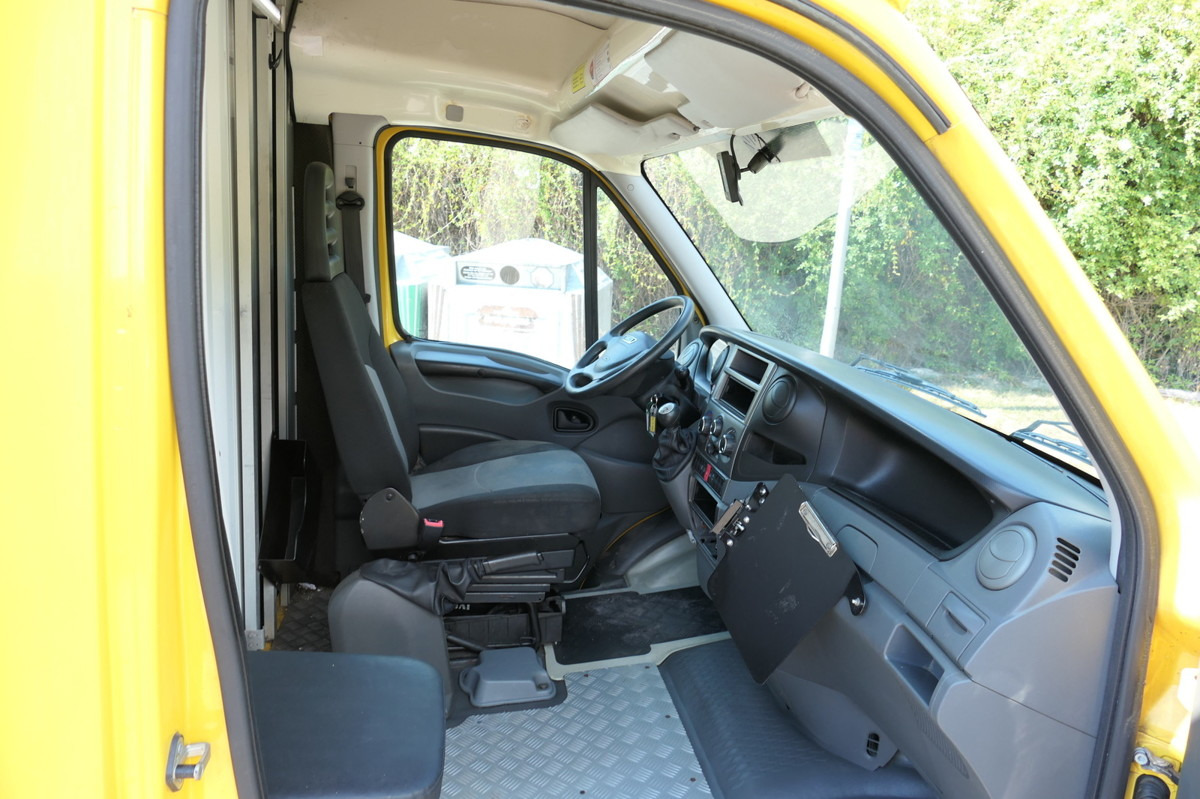 IVECO Daily 35 S11 C30C AUTOMATIK KAMERA Regale LUFT D - Dodávka skřín: obrázek 5 IVECO Daily 35 S11 C30C AUTOMATIK KAMERA Regale LUFT D - Dodávka skřín: obrázek 5