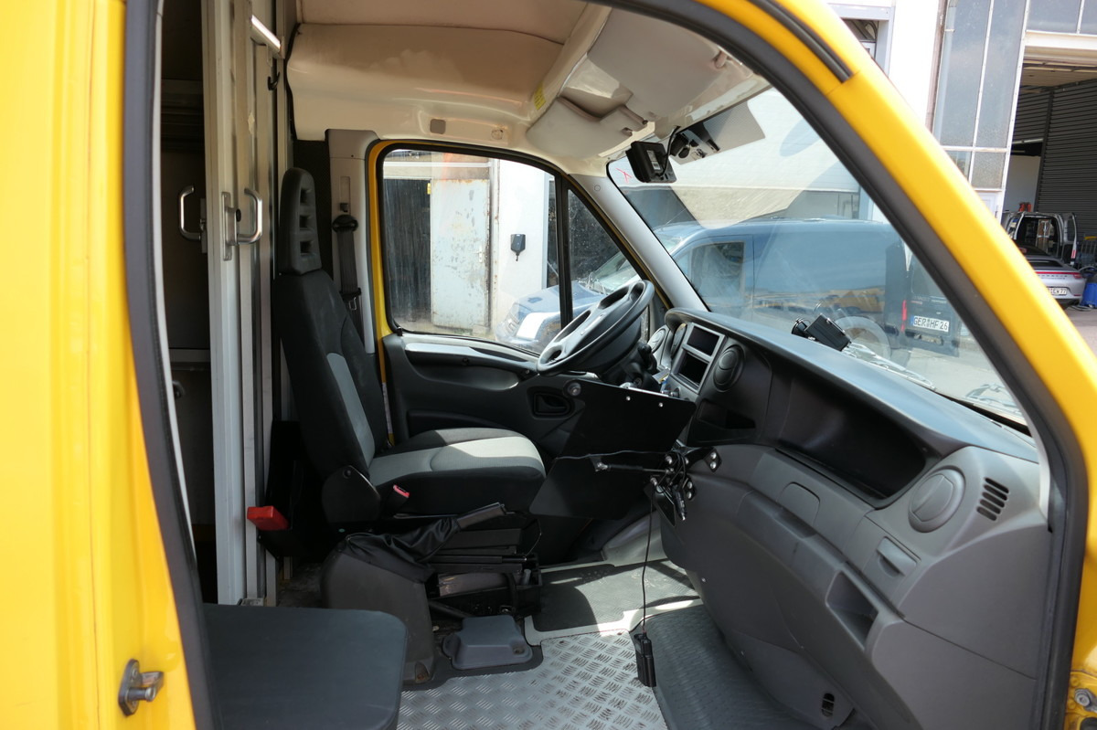 IVECO Daily 35 S11 C30C AUTOMATIK KAMERA Regale LUFT D - Dodávka skřín: obrázek 5 IVECO Daily 35 S11 C30C AUTOMATIK KAMERA Regale LUFT D - Dodávka skřín: obrázek 5