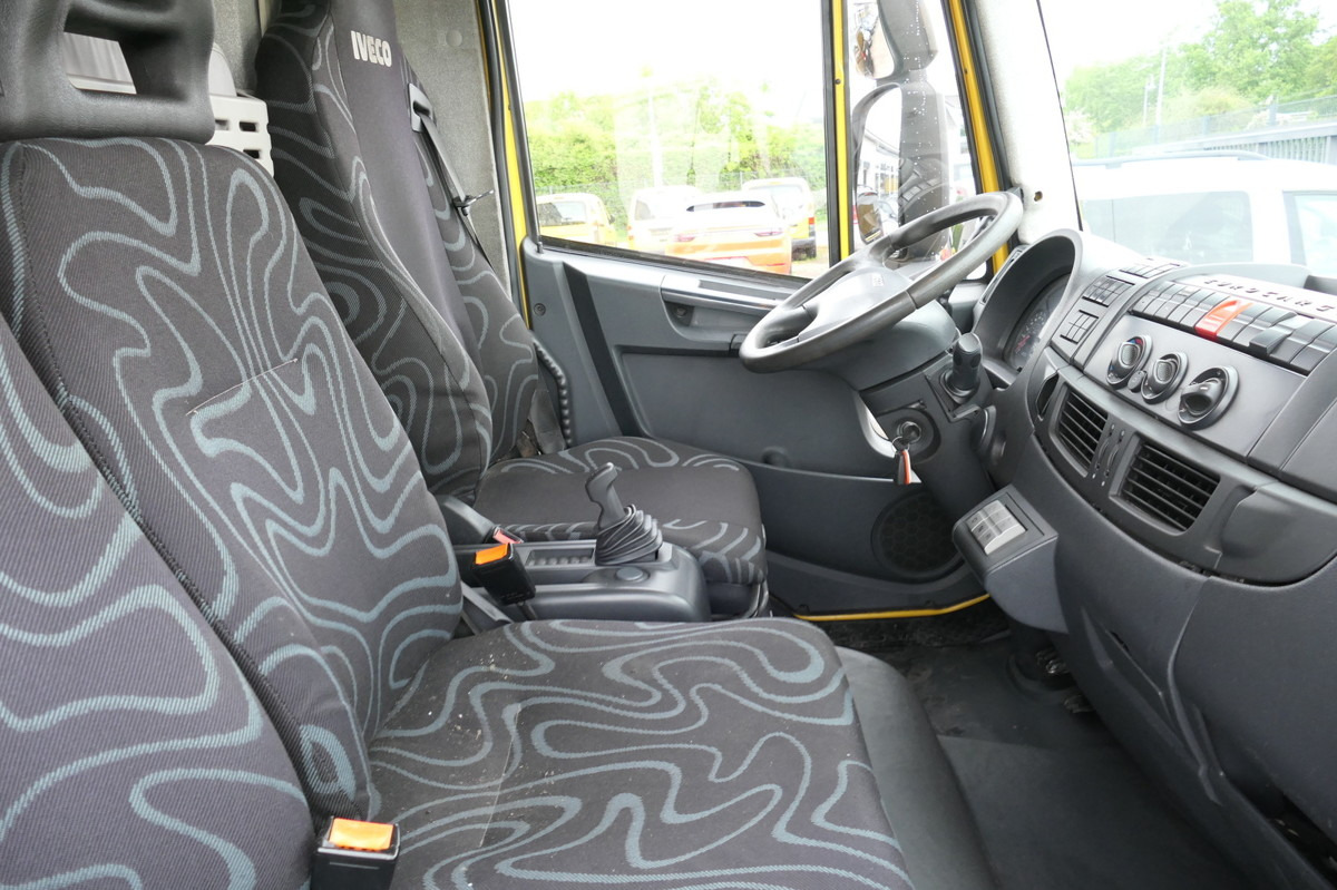 Interior photo 1: IVECO EuroCargo ML 120 E28/P AHK LBW COC Koffer 7,00x2 leasing IVECO EuroCargo ML 120 E28/P AHK LBW COC Koffer 7,00x2