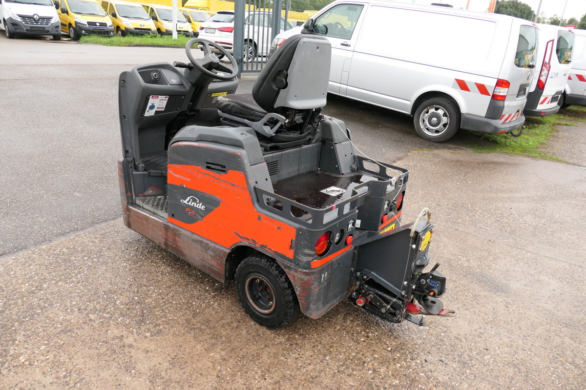 LINDE P 60 Z Schlepper Batterie 25/2017 - Elektrický tahač: obrázek 4 LINDE P 60 Z Schlepper Batterie 25/2017 - Elektrický tahač: obrázek 4