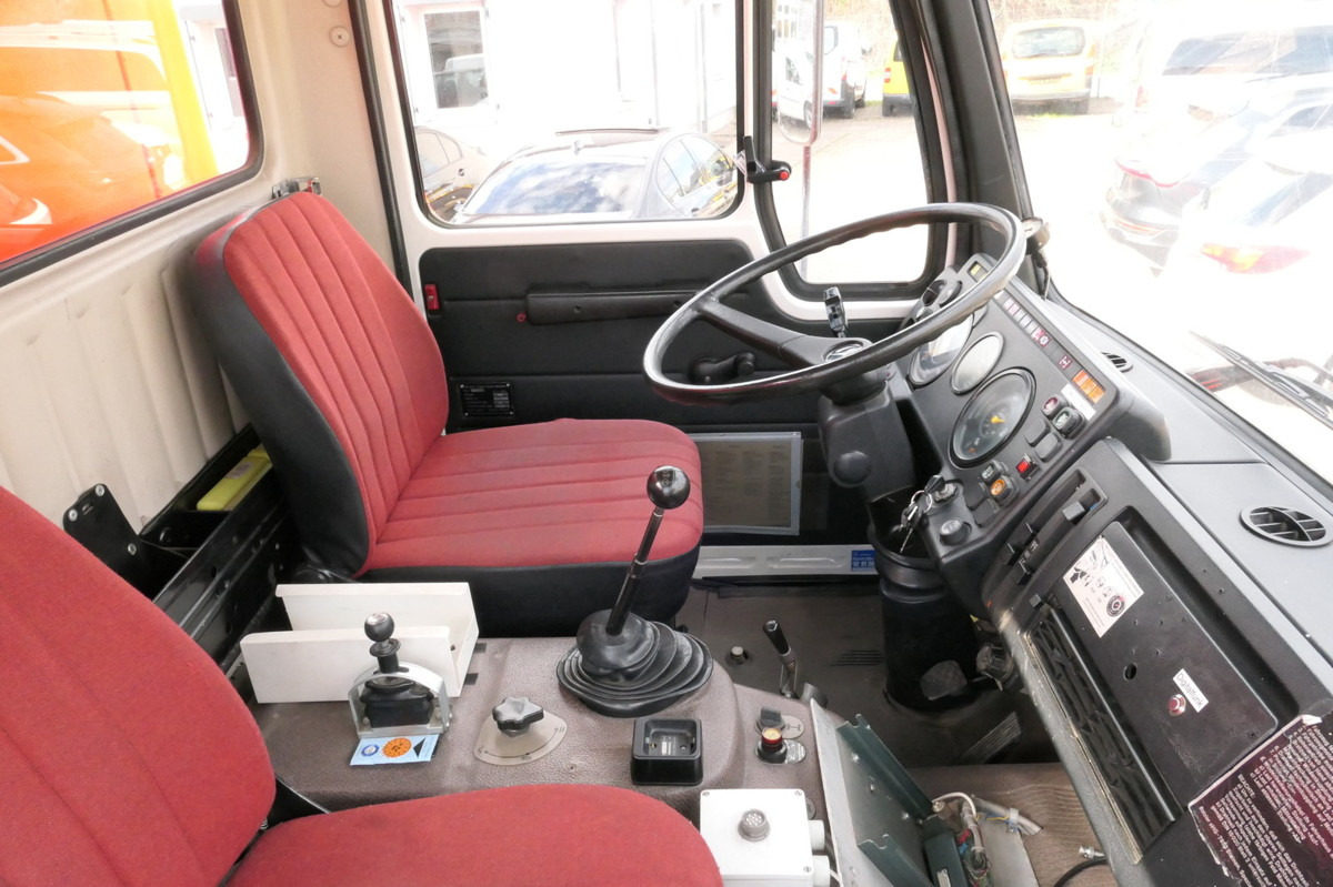 Hasičský vůz MERCEDES-BENZ 1019 AF Rüstwagen 4x4 TOP ZUSTAND: obrázek 14