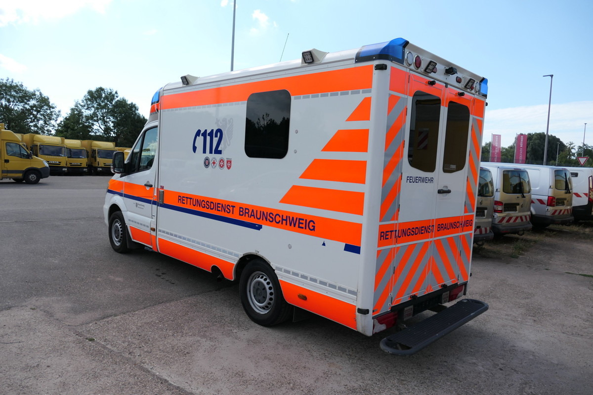 MERCEDES-BENZ 319 Sprinter 6-Zylinder Rettungswagen Strobel - Pohotovostní vůz: obrázek 4 MERCEDES-BENZ 319 Sprinter 6-Zylinder Rettungswagen Strobel - Pohotovostní vůz: obrázek 4