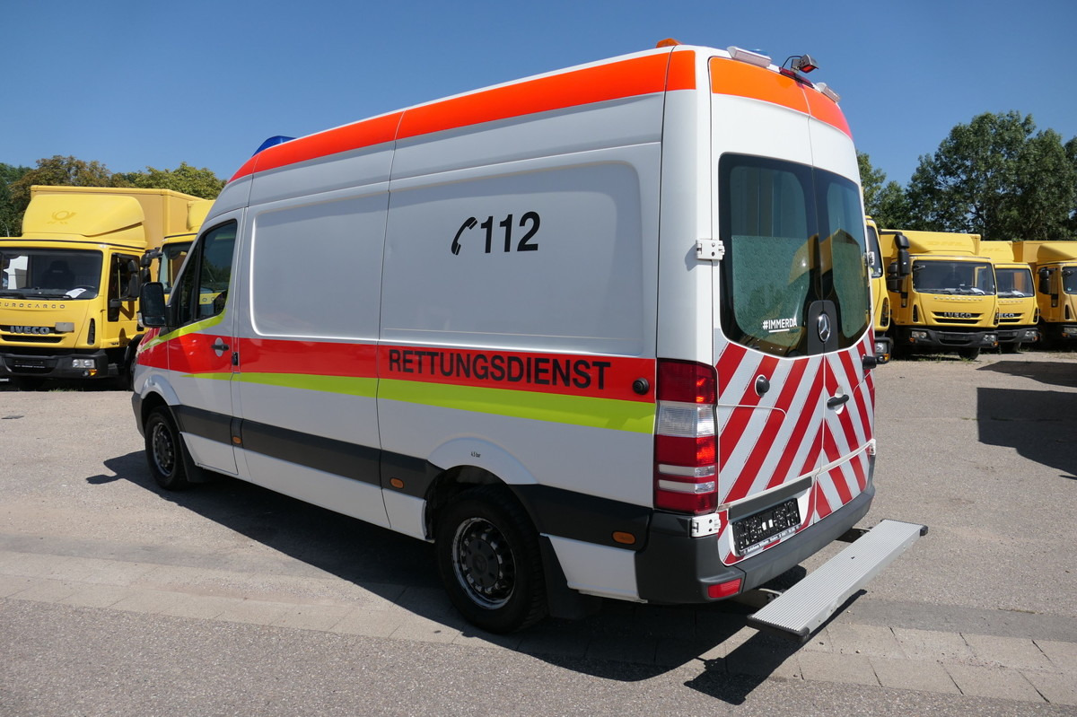 MERCEDES-BENZ Sprinter 316 CDI Klima Rettungswagen - Pohotovostní vůz: obrázek 4 MERCEDES-BENZ Sprinter 316 CDI Klima Rettungswagen - Pohotovostní vůz: obrázek 4