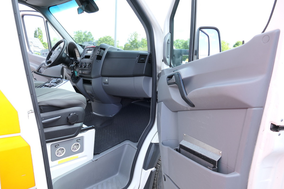 Pohotovostní vůz MERCEDES-BENZ Sprinter 519 CDI Klima Krankenwagen Fahrtec Aufb: obrázek 11