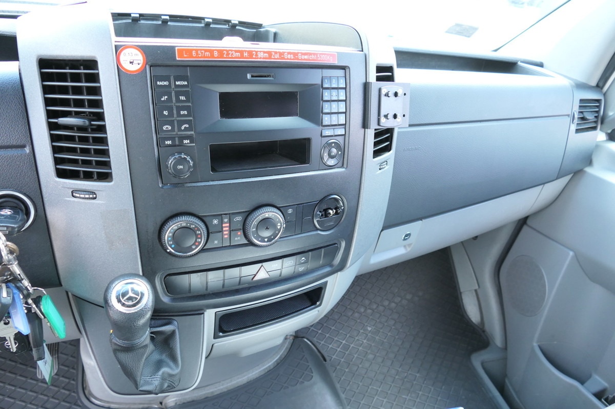 Pohotovostní vůz MERCEDES-BENZ Sprinter 519 CDI Klima Krankenwagen Fahrtec Aufb: obrázek 13
