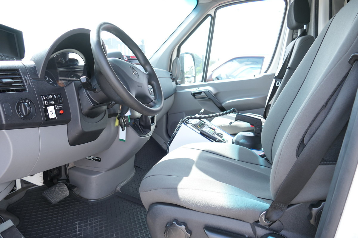 Pohotovostní vůz MERCEDES-BENZ Sprinter 519 CDI Klima Krankenwagen Fahrtec Aufb: obrázek 7