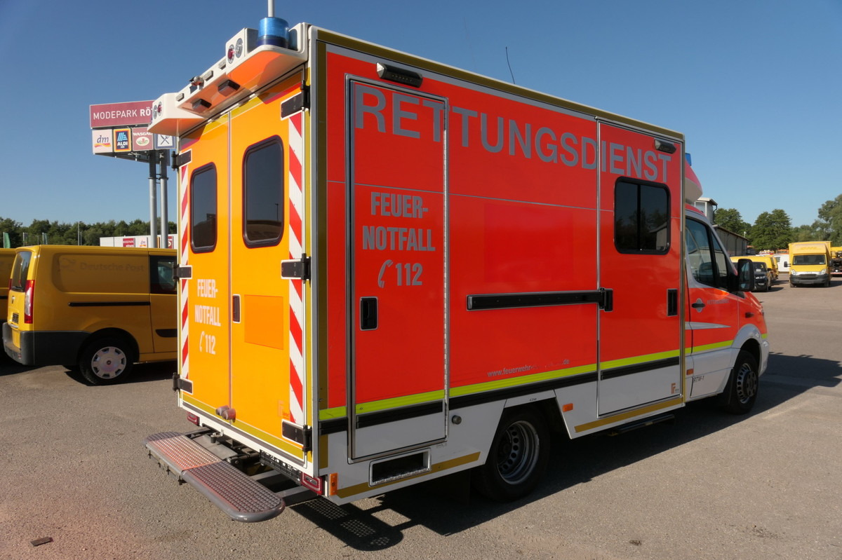 MERCEDES-BENZ Sprinter 519 CDI Klima Krankenwagen - Pohotovostní vůz: obrázek 3 MERCEDES-BENZ Sprinter 519 CDI Klima Krankenwagen - Pohotovostní vůz: obrázek 3