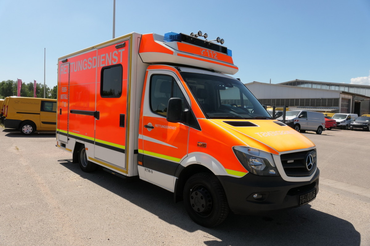 MERCEDES-BENZ Sprinter 519 CDI Klima Krankenwagen - Pohotovostní vůz: obrázek 1 MERCEDES-BENZ Sprinter 519 CDI Klima Krankenwagen - Pohotovostní vůz: obrázek 1