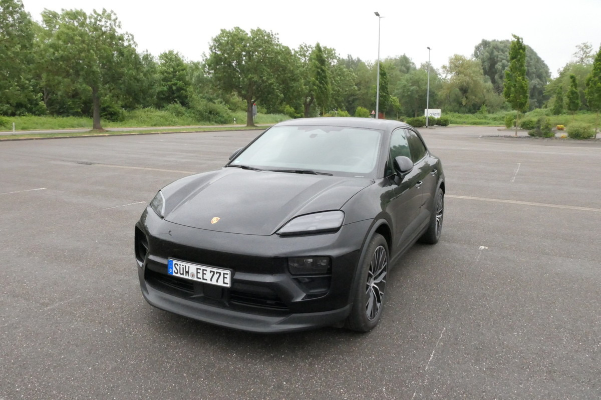 PORSCHE Macan 4 Electric - Bose Soundsystem Kombilimousi - SUV: obrázek 1 PORSCHE Macan 4 Electric - Bose Soundsystem Kombilimousi - SUV: obrázek 1