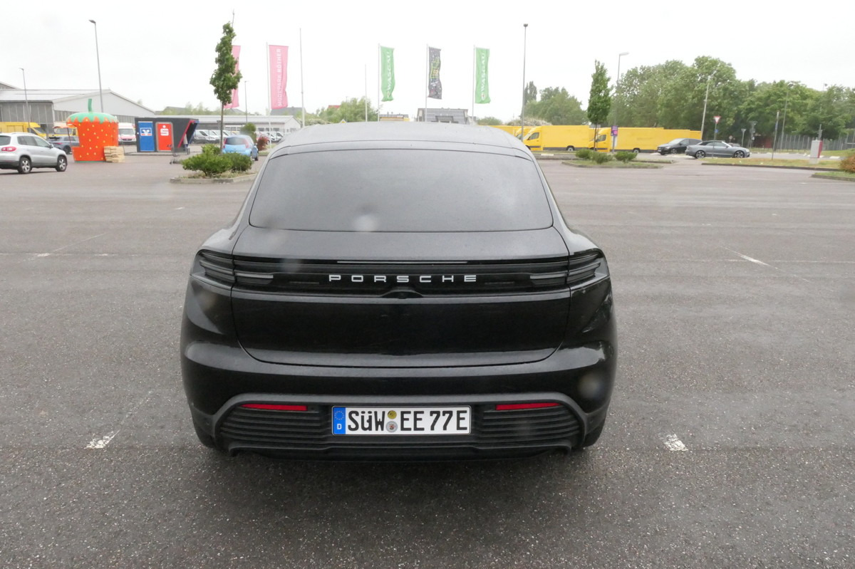 PORSCHE Macan 4 Electric - Bose Soundsystem Kombilimousi - SUV: obrázek 4 PORSCHE Macan 4 Electric - Bose Soundsystem Kombilimousi - SUV: obrázek 4