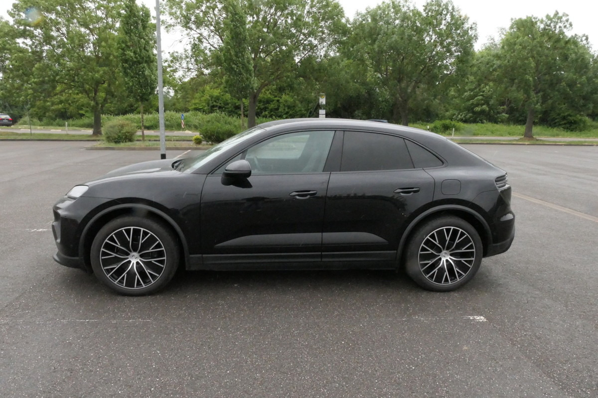 PORSCHE Macan 4 Electric - Bose Soundsystem Kombilimousi - SUV: obrázek 5 PORSCHE Macan 4 Electric - Bose Soundsystem Kombilimousi - SUV: obrázek 5