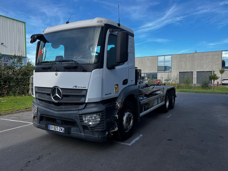 Mercedes-Benz Actros 2543 - Hákový nosič kontejnerů: obrázek 2 Mercedes-Benz Actros 2543 - Hákový nosič kontejnerů: obrázek 2
