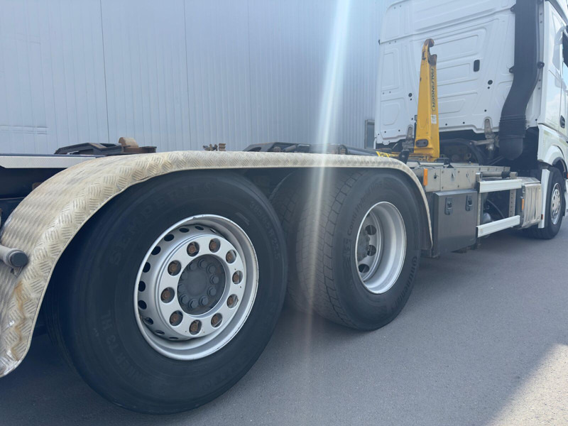 Mercedes-Benz Actros 2548 - Hákový nosič kontejnerů: obrázek 5 Mercedes-Benz Actros 2548 - Hákový nosič kontejnerů: obrázek 5