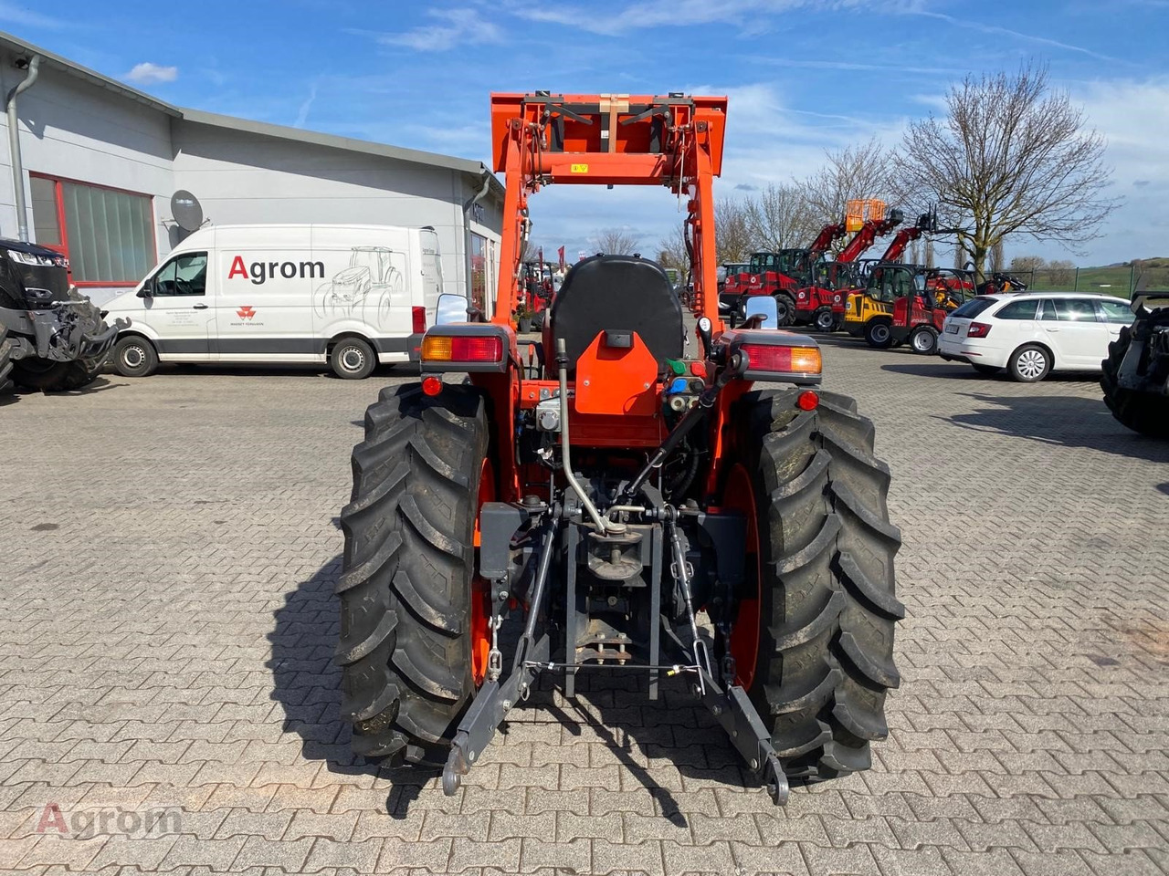 Kubota L 1501 - Traktor: obrázek 2 Kubota L 1501 - Traktor: obrázek 2