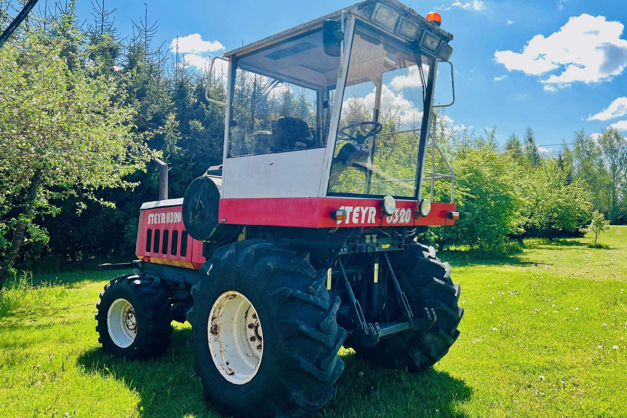 Steyr 8320 - Traktor: obrázek 1 Steyr 8320 - Traktor: obrázek 1