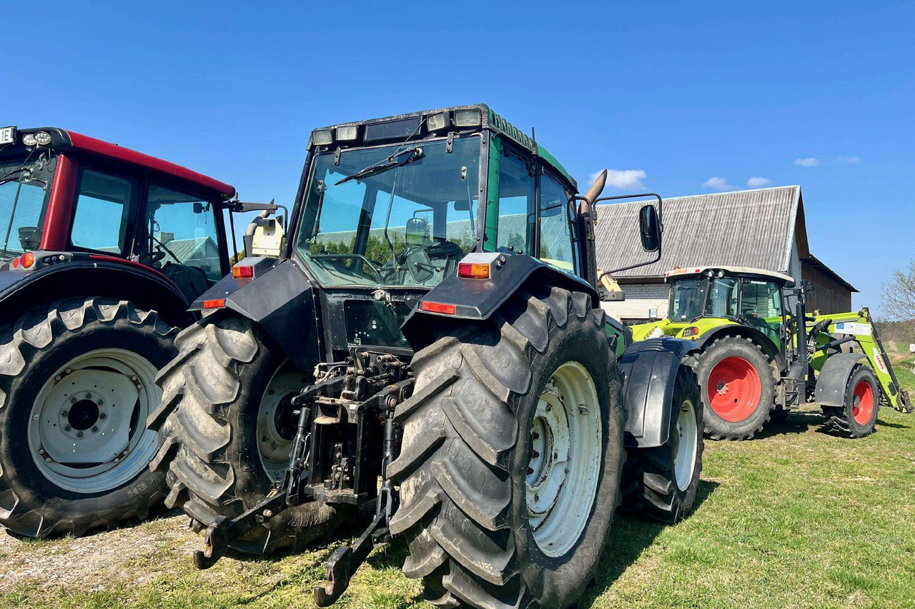 Valtra 8450 Mega - Traktor: obrázek 5 Valtra 8450 Mega - Traktor: obrázek 5