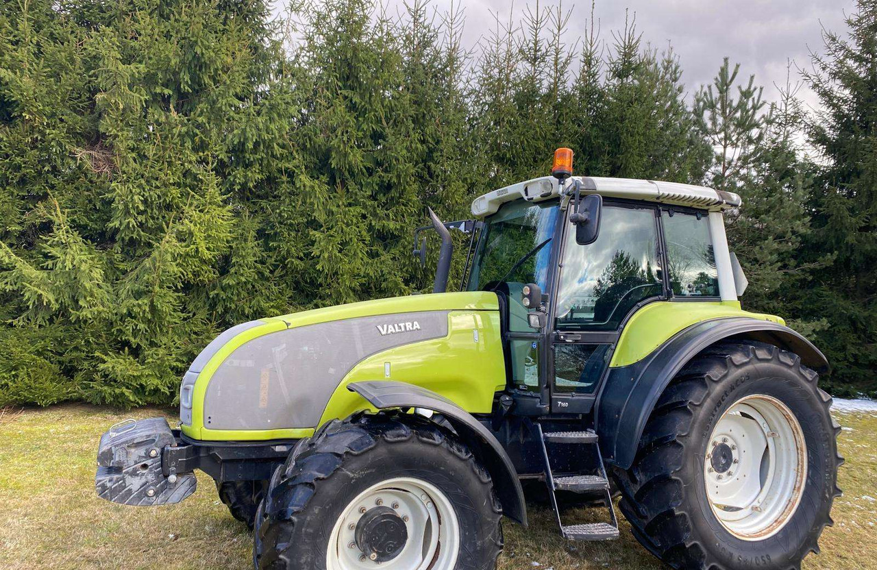 Valtra T160 - Traktor: obrázek 2 Valtra T160 - Traktor: obrázek 2