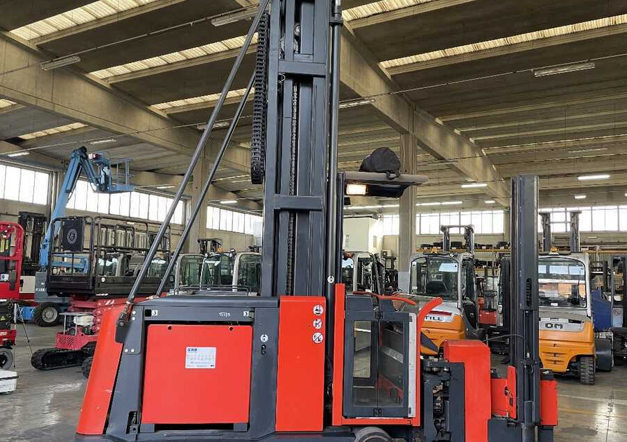 Linde K 15-3 (batteria 75%) - Vychystávací vozík: obrázek 5 Linde K 15-3 (batteria 75%) - Vychystávací vozík: obrázek 5