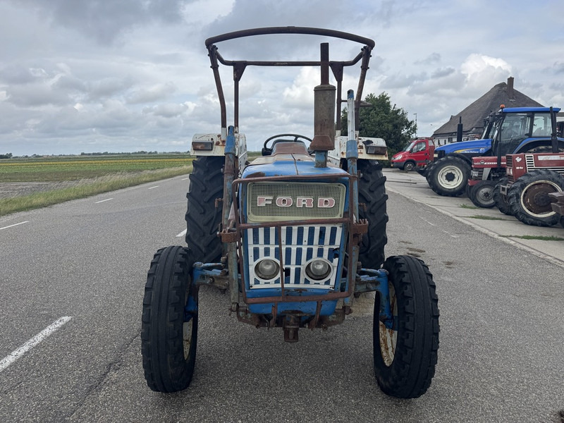 Ford 3055 - Traktor: obrázek 2 Ford 3055 - Traktor: obrázek 2