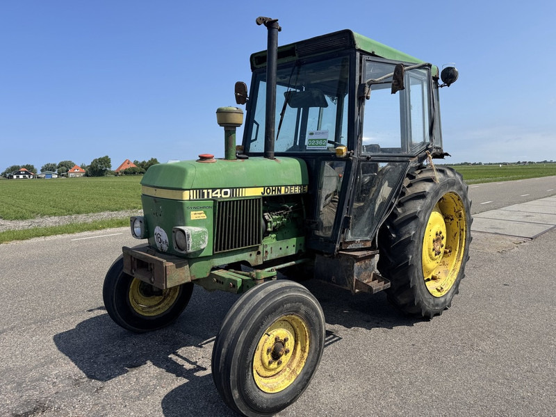 John Deere 1140 - Traktor: obrázek 1 John Deere 1140 - Traktor: obrázek 1