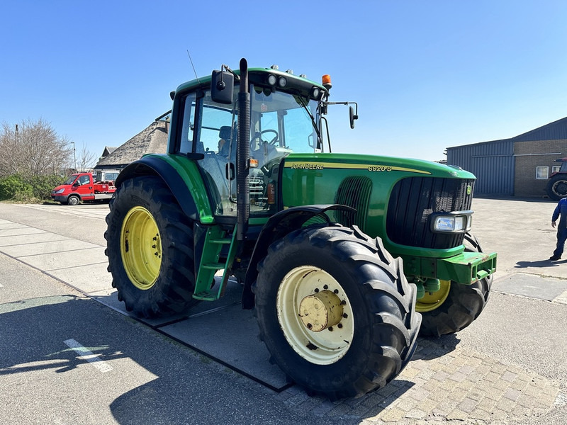 John Deere 6920 - Traktor: obrázek 4 John Deere 6920 - Traktor: obrázek 4