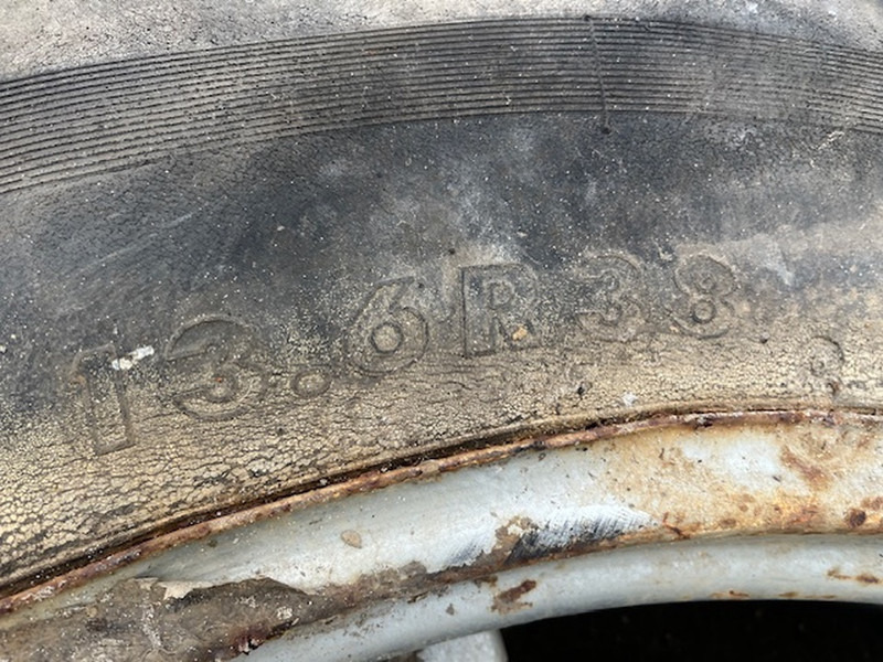 Kleber 13.6 R38 - Ráfek: obrázek 2 Kleber 13.6 R38 - Ráfek: obrázek 2