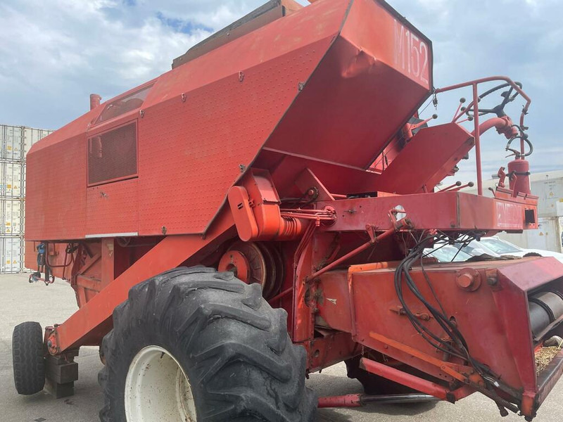 Laverda M152 - Sklízecí mlátička: obrázek 1 Laverda M152 - Sklízecí mlátička: obrázek 1