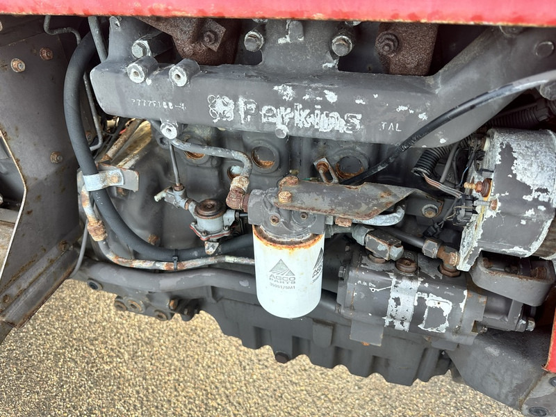 Traktor Massey Ferguson 365: obrázek 10