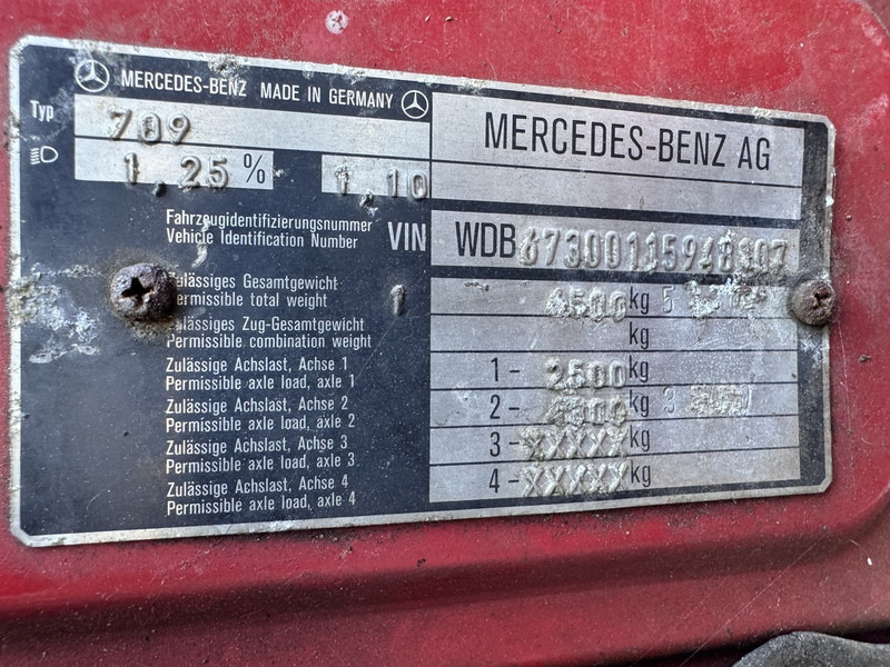 Chladírenský nákladní automobil Mercedes-Benz 709: obrázek 19