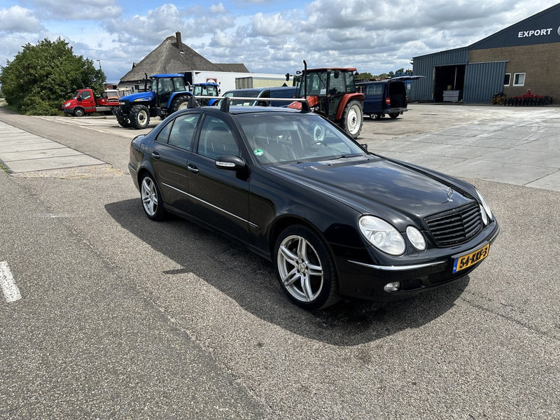 Mercedes-Benz E-Klasse 240 - Osobní auto: obrázek 3 Mercedes-Benz E-Klasse 240 - Osobní auto: obrázek 3