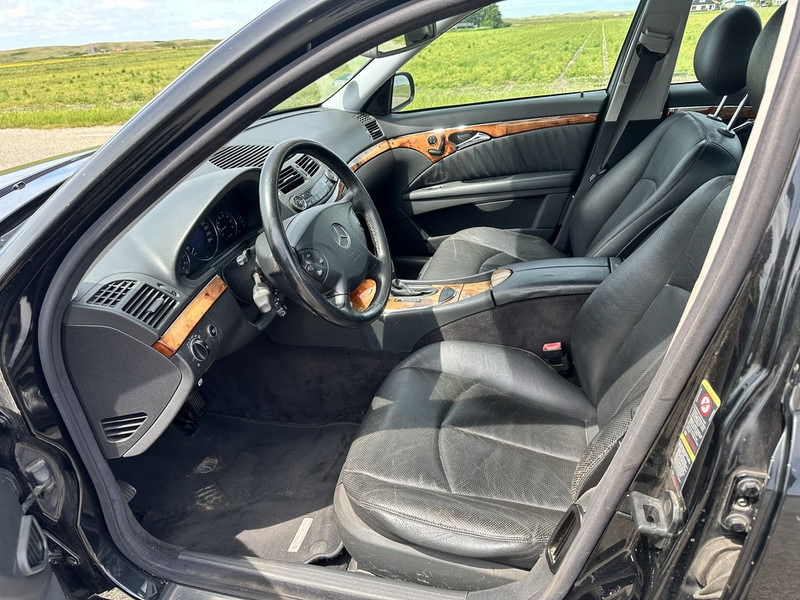 Mercedes-Benz E-Klasse 240 - Osobní auto: obrázek 4 Mercedes-Benz E-Klasse 240 - Osobní auto: obrázek 4