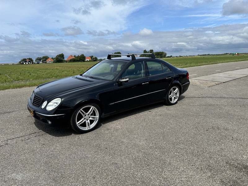 Mercedes-Benz E-Klasse 240 - Osobní auto: obrázek 1 Mercedes-Benz E-Klasse 240 - Osobní auto: obrázek 1