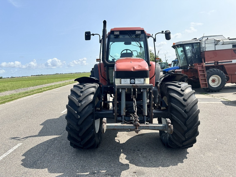 New Holland M135 - Traktor: obrázek 2 New Holland M135 - Traktor: obrázek 2