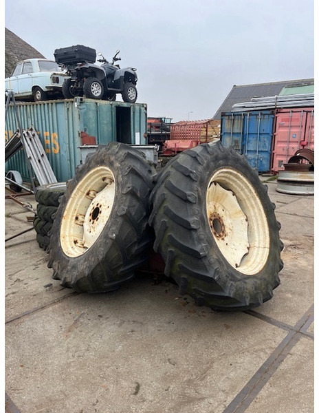 Pirelli 480\70 R38 TM 700 - Pneumatiky: obrázek 1 Pirelli 480\70 R38 TM 700 - Pneumatiky: obrázek 1