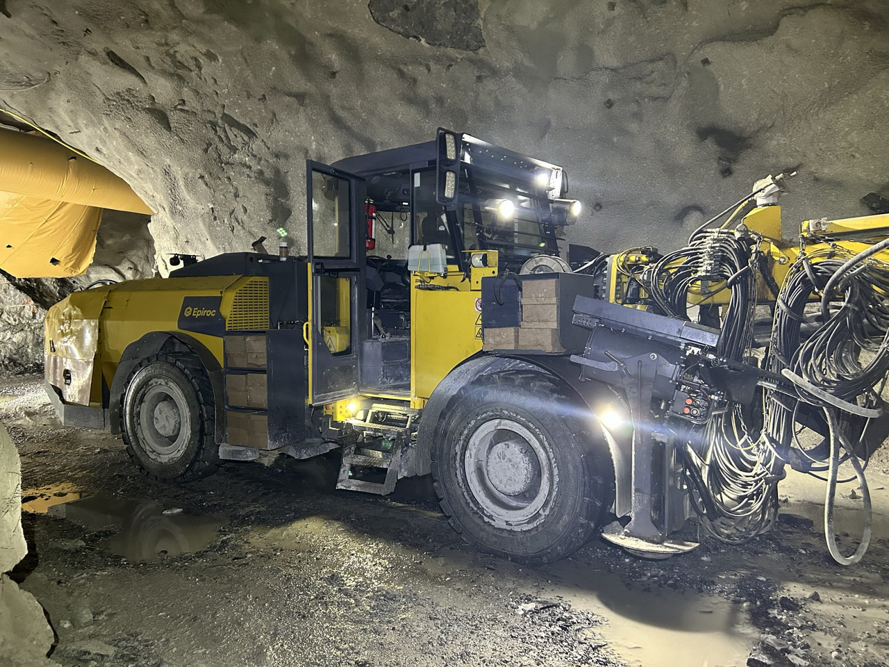 Atlas Copco Boltec E - Horizontálni vrty: obrázek 2 Atlas Copco Boltec E - Horizontálni vrty: obrázek 2