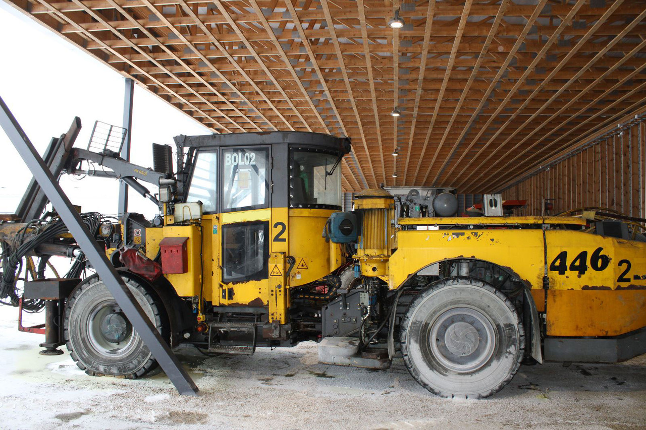 Atlas Copco Boltec LC - Důlní stroj: obrázek 1 Atlas Copco Boltec LC - Důlní stroj: obrázek 1