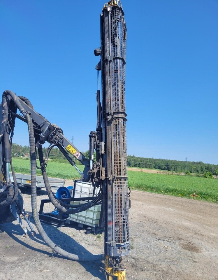 Atlas Copco FlexiROC T15R-01 - Vrtná souprava: obrázek 5 Atlas Copco FlexiROC T15R-01 - Vrtná souprava: obrázek 5