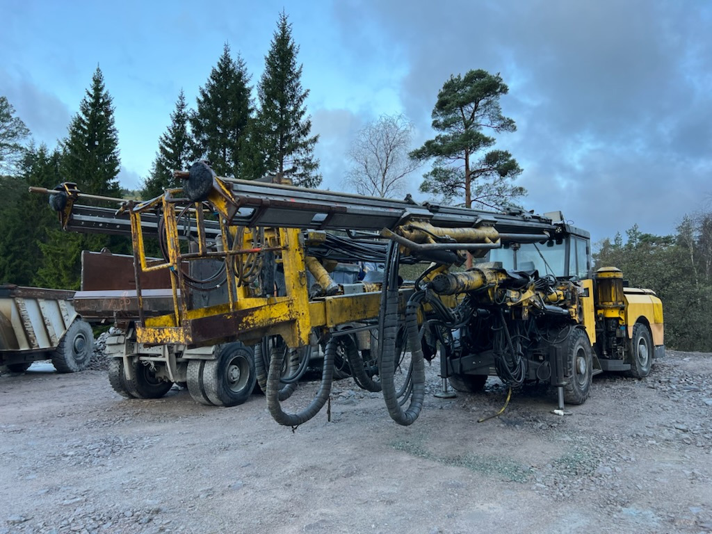 Atlas Copco M2C - Horizontálni vrty: obrázek 1 Atlas Copco M2C - Horizontálni vrty: obrázek 1