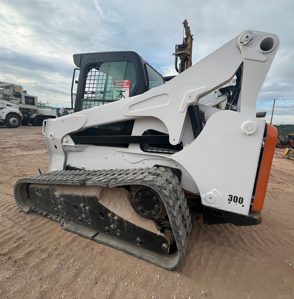 Bobcat T870 - Smykový nakladač: obrázek 4 Bobcat T870 - Smykový nakladač: obrázek 4