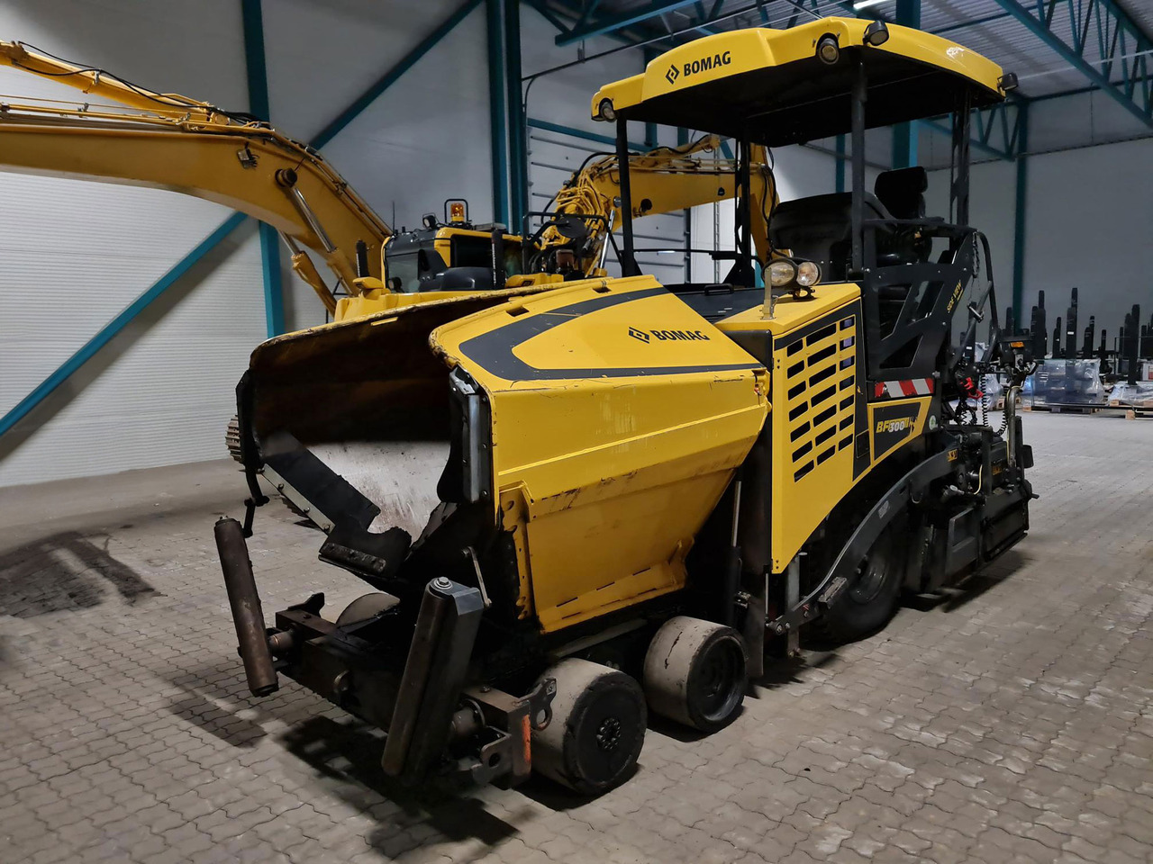 Bomag BF 300 P-2 - Finišér: obrázek 1 Bomag BF 300 P-2 - Finišér: obrázek 1