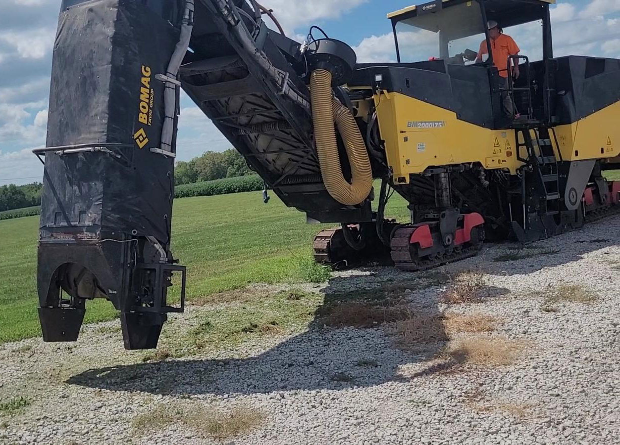 Bomag BM 2000/75 - Silniční fréza: obrázek 4 Bomag BM 2000/75 - Silniční fréza: obrázek 4