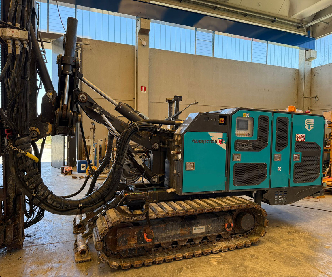 Casagrande C4 XP-2 - Samojízdné beranidlo: obrázek 2 Casagrande C4 XP-2 - Samojízdné beranidlo: obrázek 2