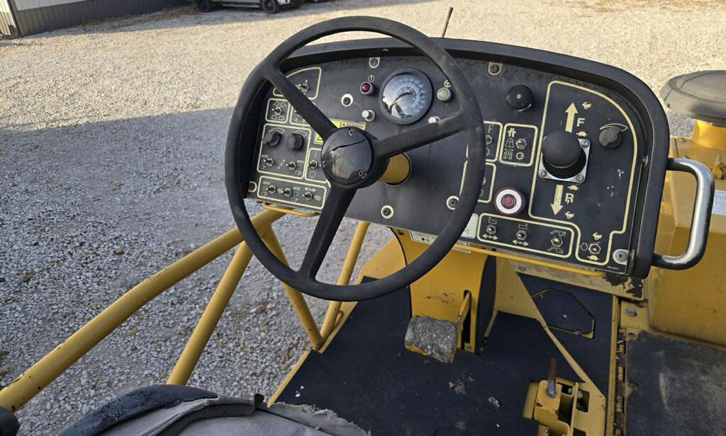 Caterpillar AP1055D - Finišér: obrázek 5 Caterpillar AP1055D - Finišér: obrázek 5