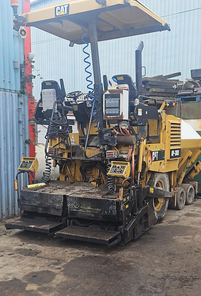 Caterpillar AP300D - Finišér: obrázek 3 Caterpillar AP300D - Finišér: obrázek 3