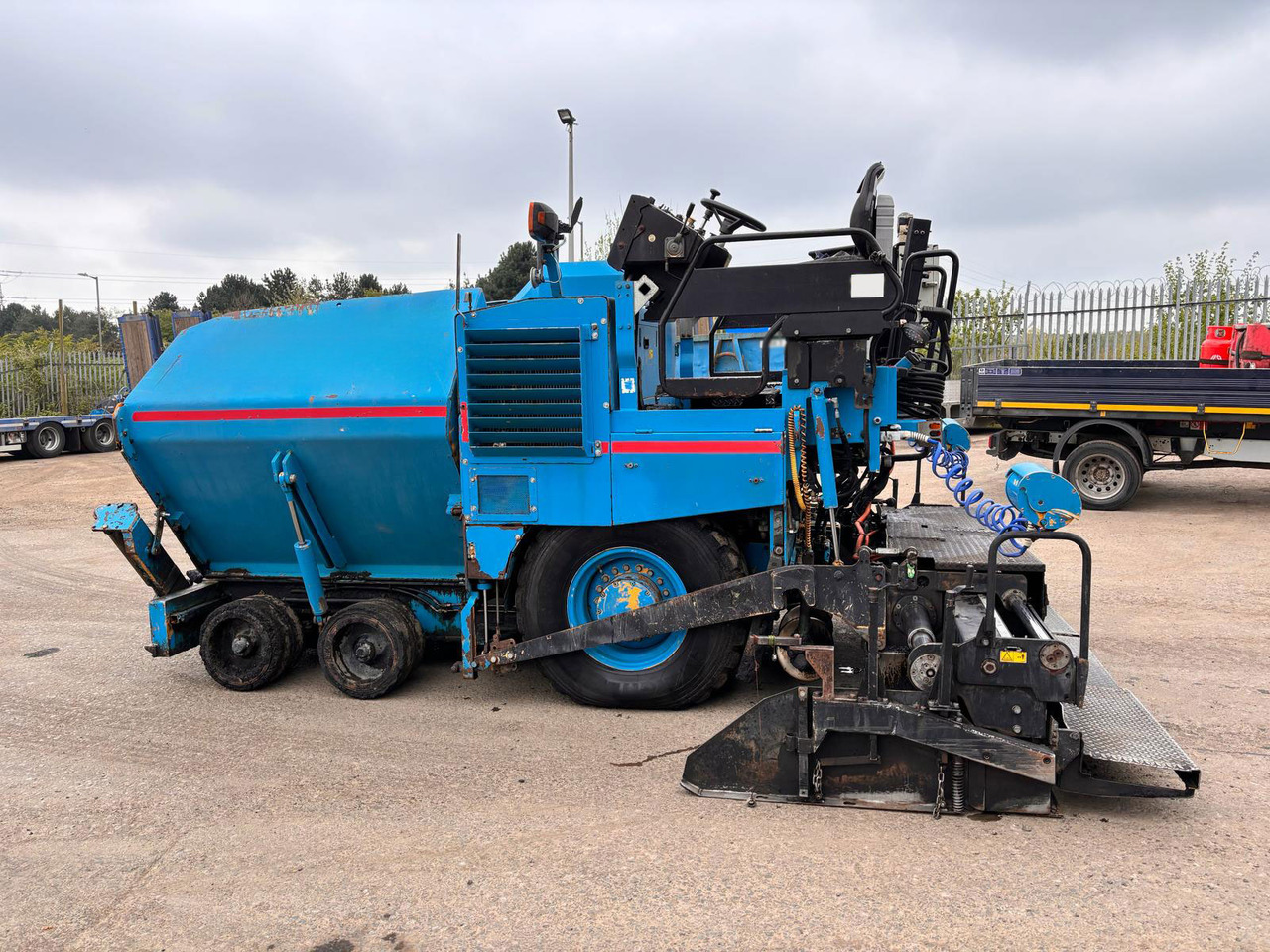 Caterpillar AP300D - Finišér: obrázek 2 Caterpillar AP300D - Finišér: obrázek 2