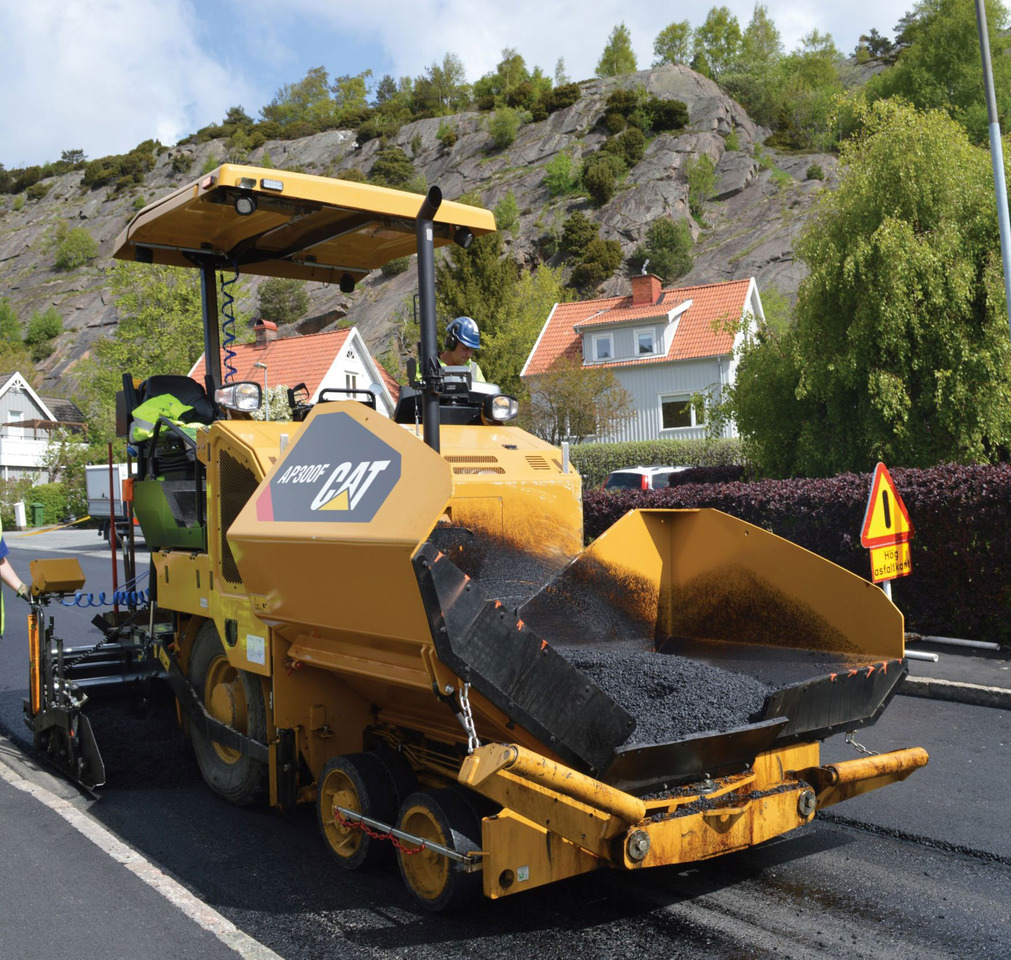 Caterpillar AP300F - Finišér: obrázek 2 Caterpillar AP300F - Finišér: obrázek 2
